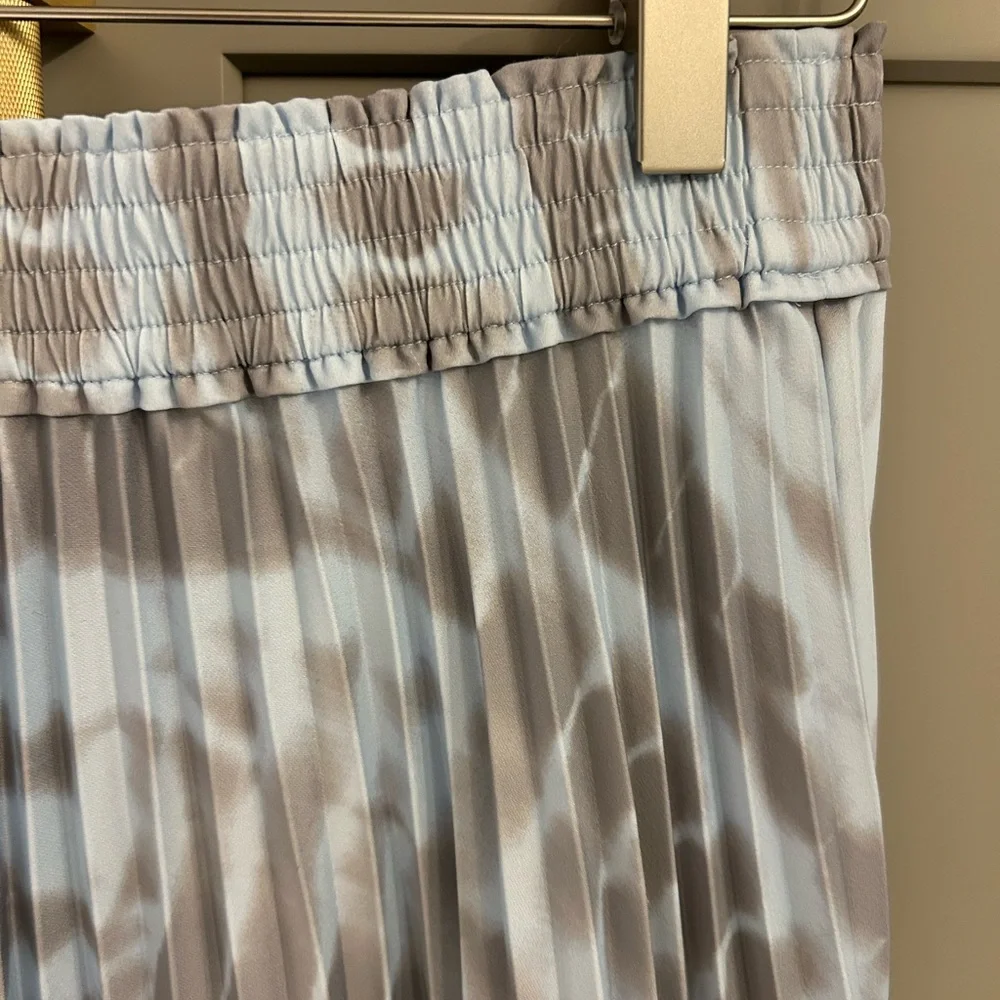 🩵 Proenza Schouler Light Blue and Gray Tie Dye Pleated Midi Skirt - Picture 9 of 11